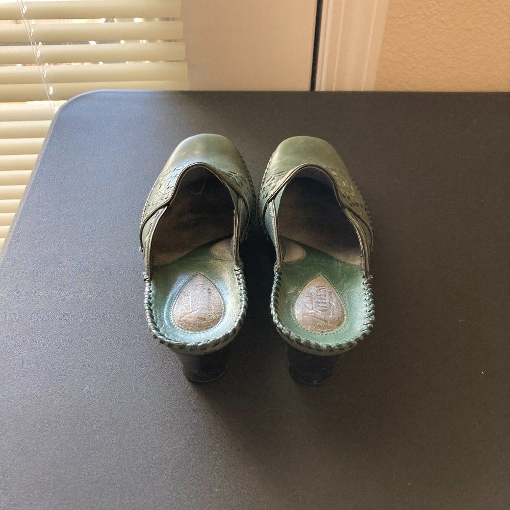 Clarks Artisan Collection Green Clog Size 7m Swir… - image 4